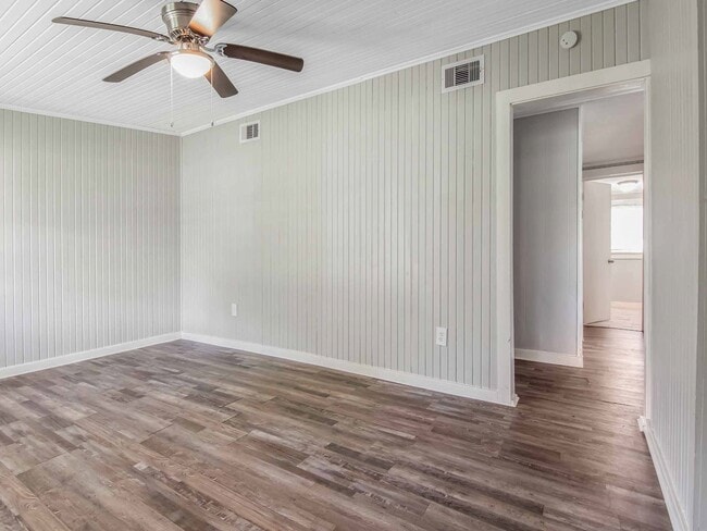 Photo - 152 Walnut Dr