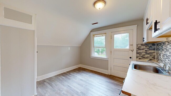 Photo - 3518-20 W.54th Unit Upper