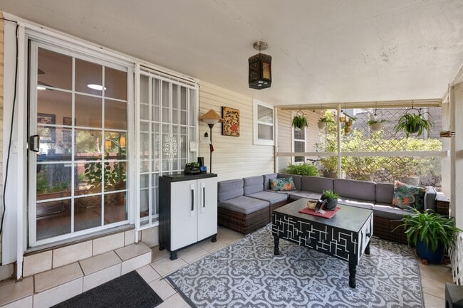 Photo - 2702 Little John Ln