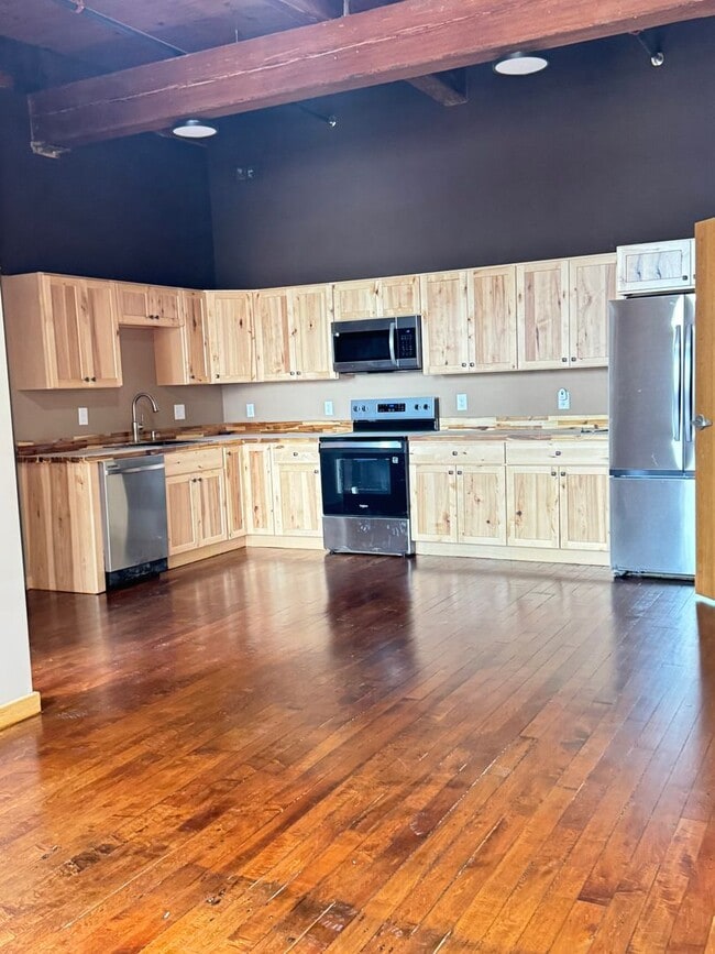 Building Photo - 70 Webster St Unit 307