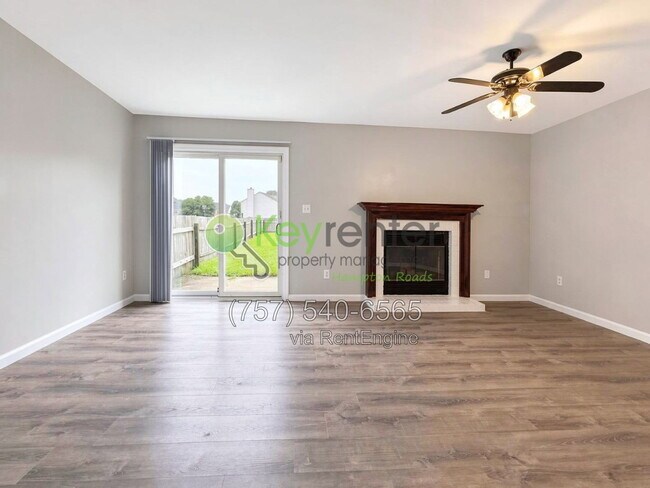 Photo - 810 Huntly Dr