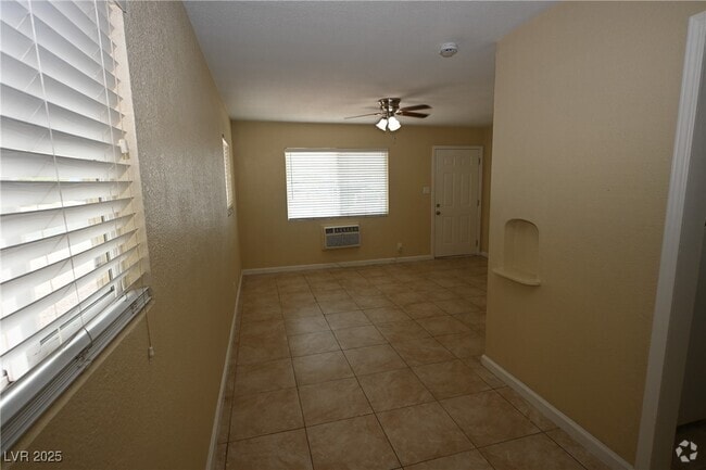 Building Photo - 320 N 16th St Unit 1 Rental