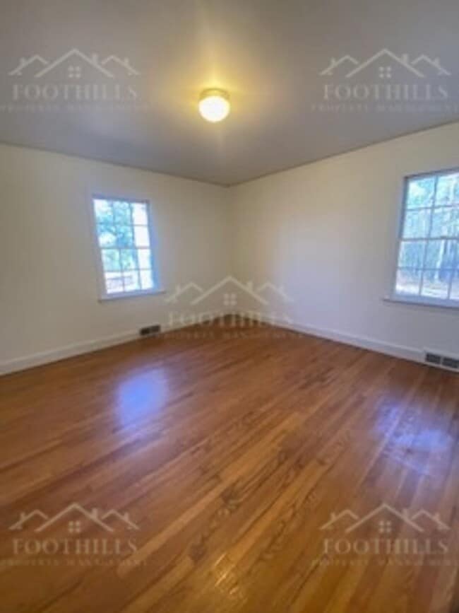 Photo - 1109 Reed Rd