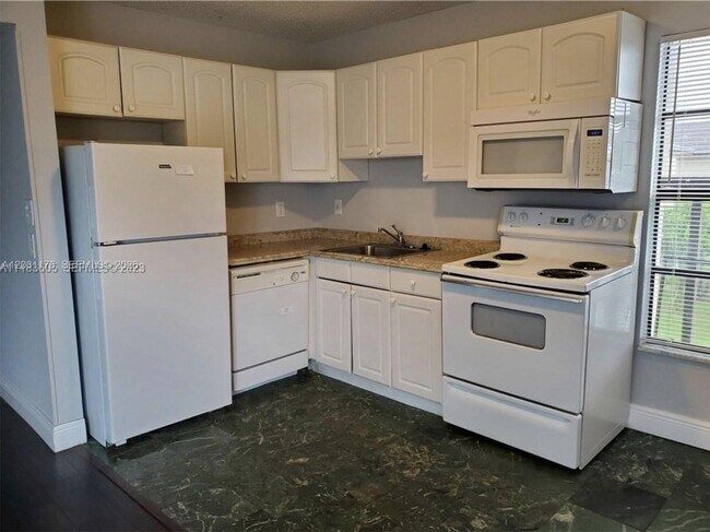 Photo - 3006 Coral Ridge Dr Unidad 210B