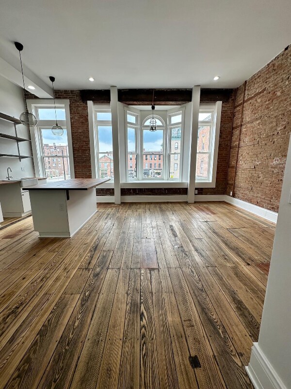 Photo - 37 Monument Sq Unit B