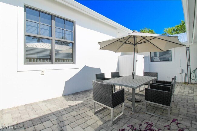 Photo - 1555 Crayton Rd