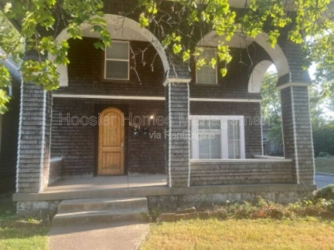 Building Photo - 1065 W 33rd St Unit C