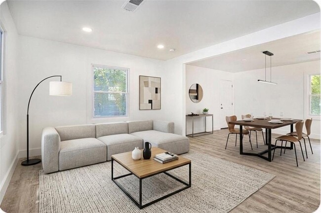 Photo - 1317 Redford Dr SE
