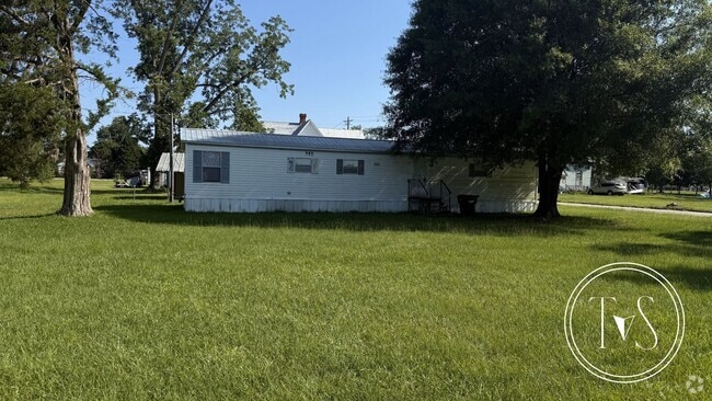Building Photo - 426 Cedar Ave Rental