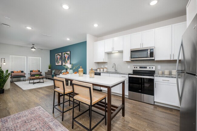 Novo Gateway | Apartments and Townhomes