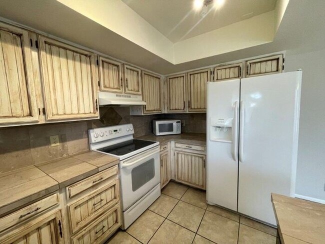 Photo - 701 W Vaughn St