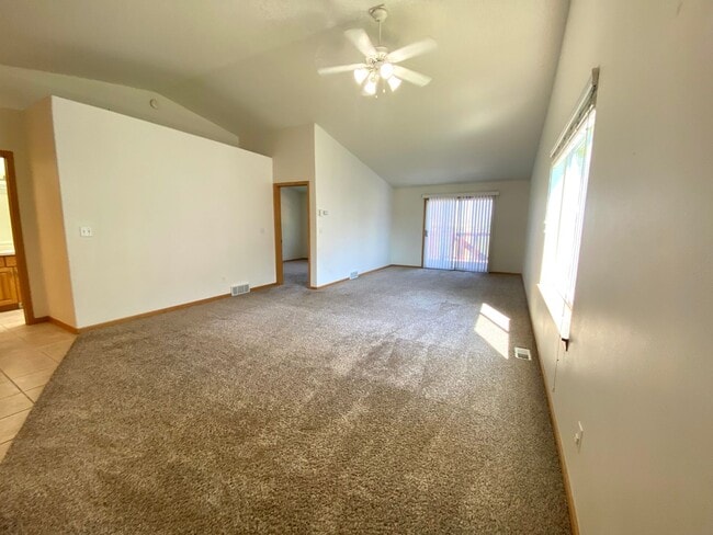 Photo - 3 Bed, 2 Bath Townhome