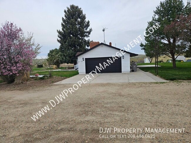 Building Photo - 7196 Edna Ln