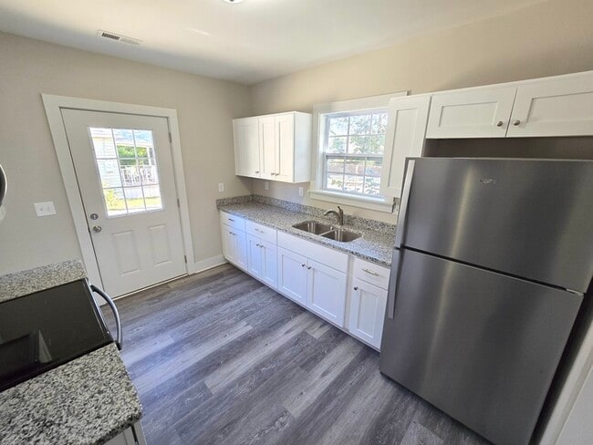 Photo - 9447 Peachtree St