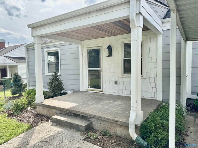 Photo - 1906 Vanderbilt Cir SW