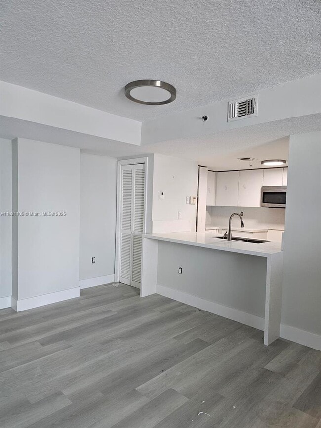 Photo - 1650 Coral Wy Unit 512