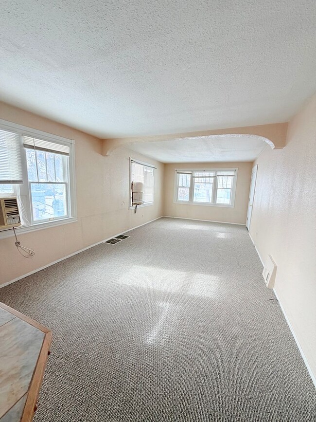 Building Photo - 11 17th St N Unit 9 17th St N