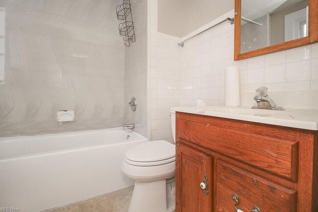 Photo - 4730 Blythin Rd