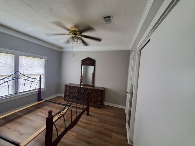 Photo - 2815 Graybow Rd