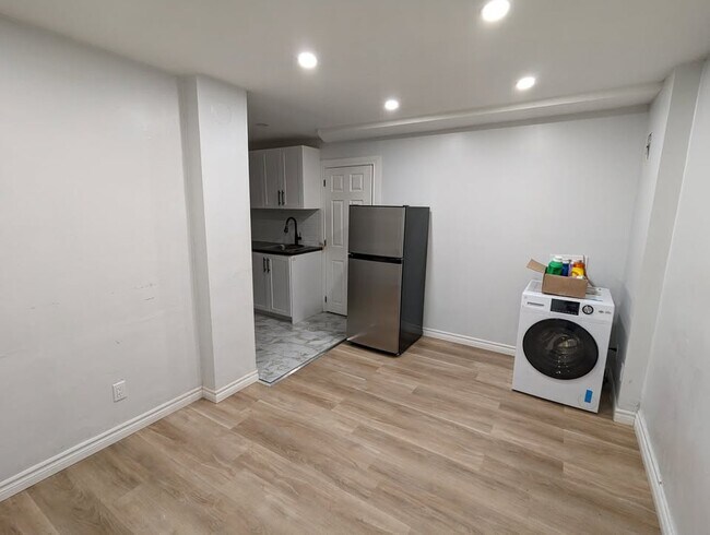 Photo - 972 Langlois Ave Unit 5