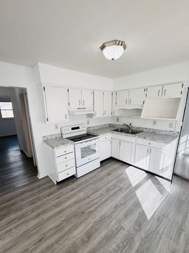 Photo - Beautiful 3-4 Bedroom 2 Bathroom Home