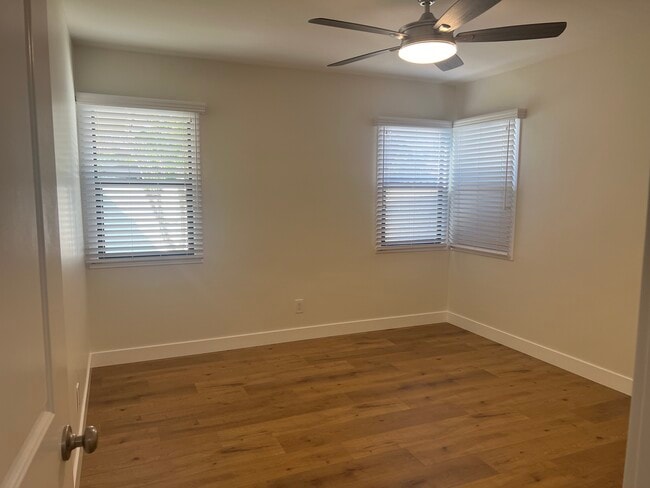 Bed 1 - 17531 Tribune St