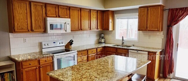 Photo - 1915 E Custer St