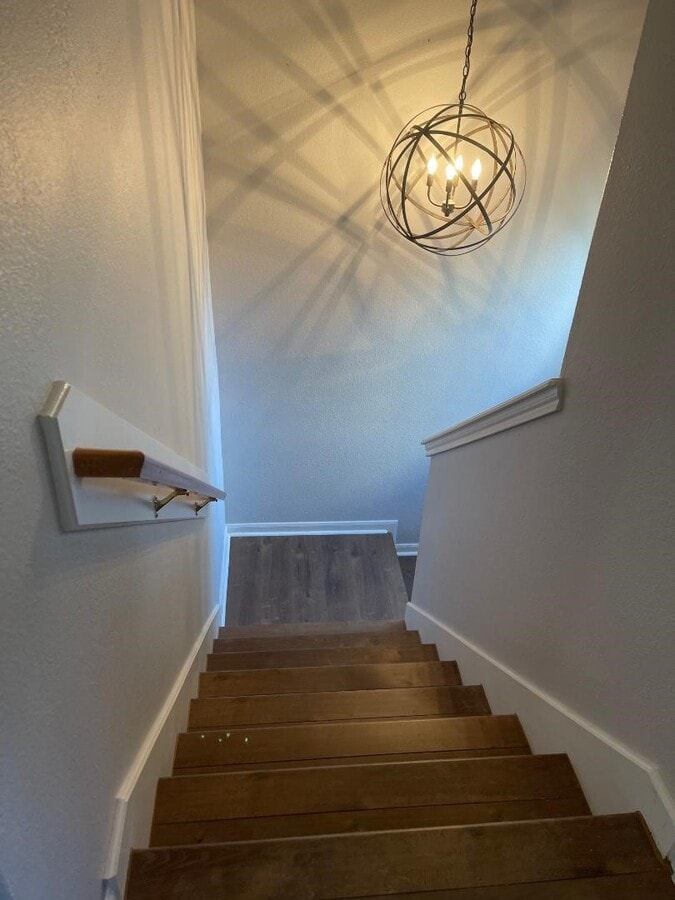 Photo - 2224 Naomi St