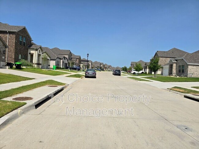 Photo - 2101 Sun Star Dr