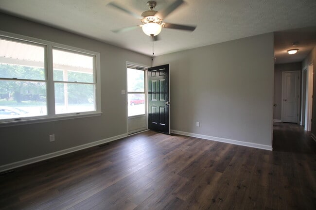 Photo - 600 Barefoot Dr