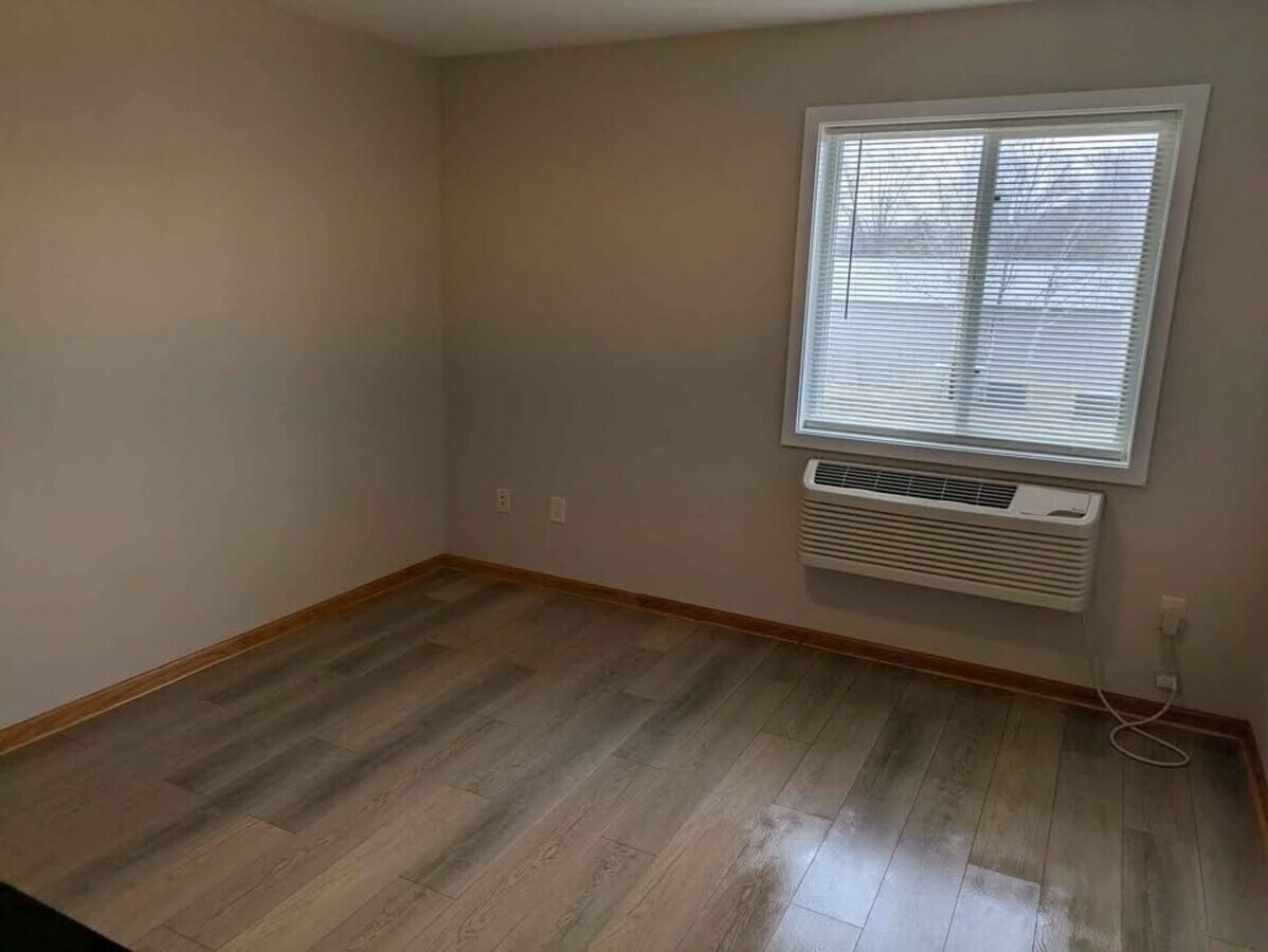 Photo - Cedar Avenue Apartments Unit 205