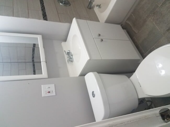 Photo - 72 Ardmore St