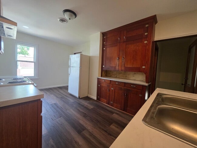 Photo - 152 8th St NW