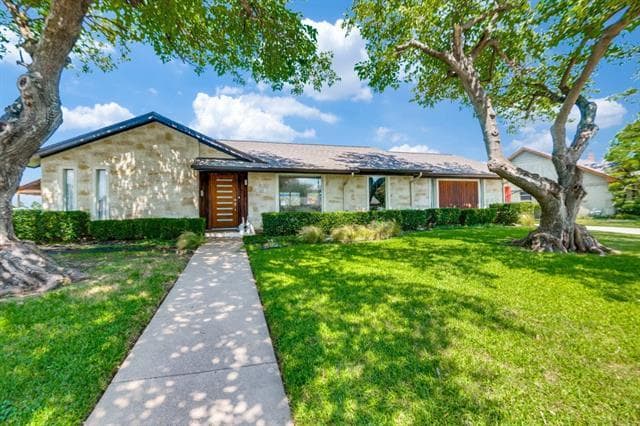 Building Photo - 3211 Brookhaven Club Dr Rental