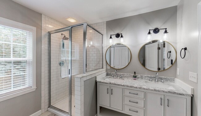 Photo - 2052 Baker Rd NW