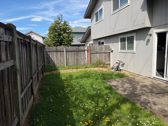 Photo - Updated 2 bedroom 1.5 bathroom duplex!