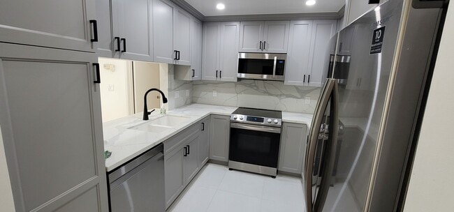 Kitchen 2 - 1300 Midvale Ave Unidad 307