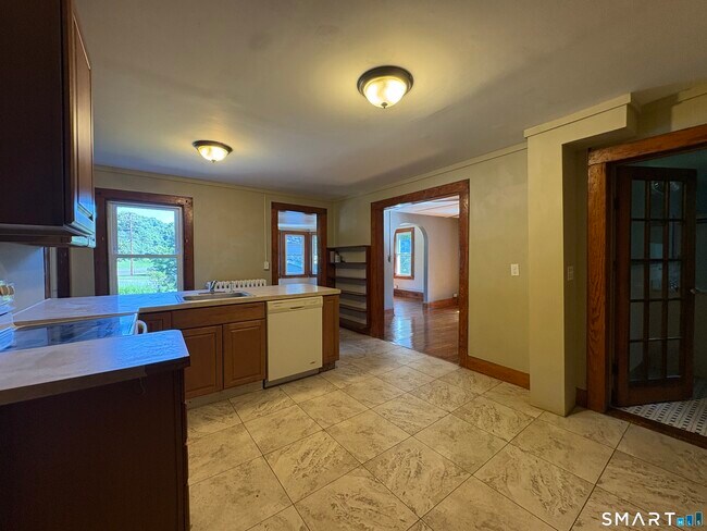 51 Grove St Unit A
