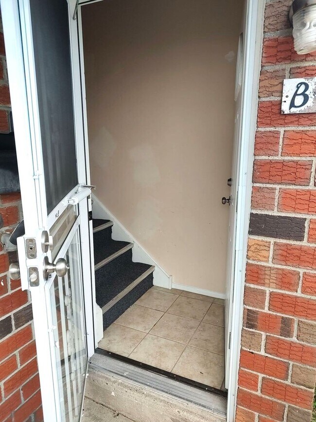 Photo - 9443 Ashton Rd Unit 2