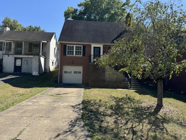 Photo - 1637 Upland Rd