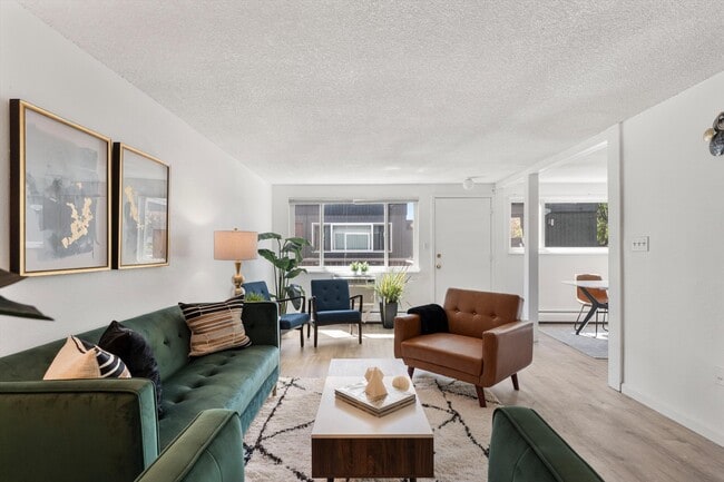 2x1 Living room - Mohawk Green Apartments