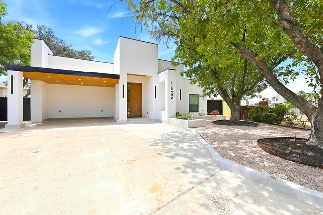 1622 Eagle Trace Dr