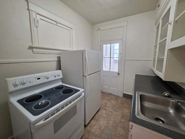 415 E 1st Ave Unit 8