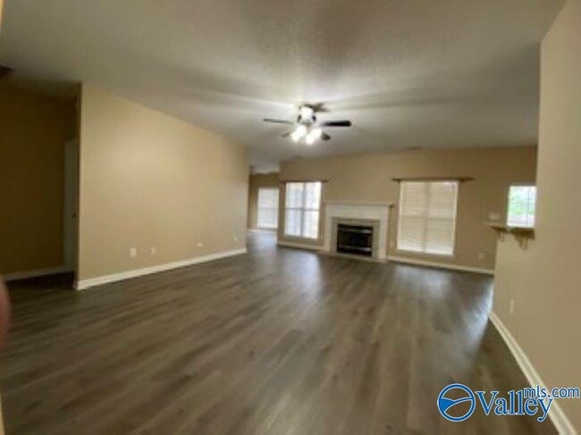 Photo - 209 Horseshoe Bend S