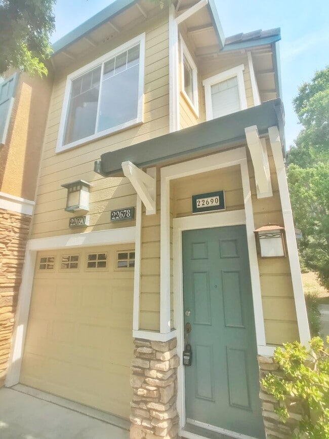 Advent - Low Deposit W/ Garage Parking & I... - Advent - Low Deposit W/ Garage Parking & I...