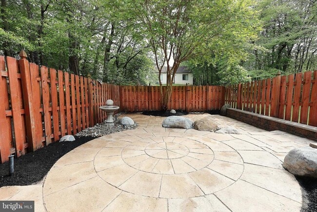 Photo - 72 5 Crown Royal Cir