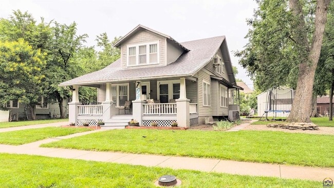 Photo - 708 Union St