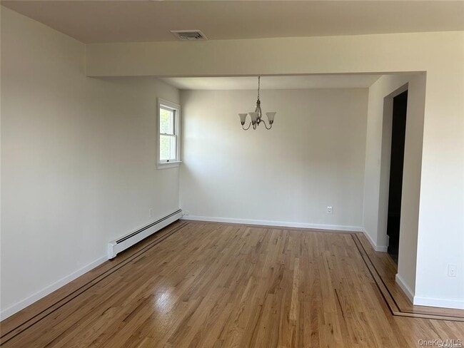 Photo - 3559 Bayview St