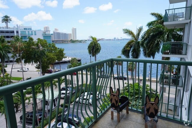 Building Photo - 1408 Brickell Bay Dr Unit 411 Rental