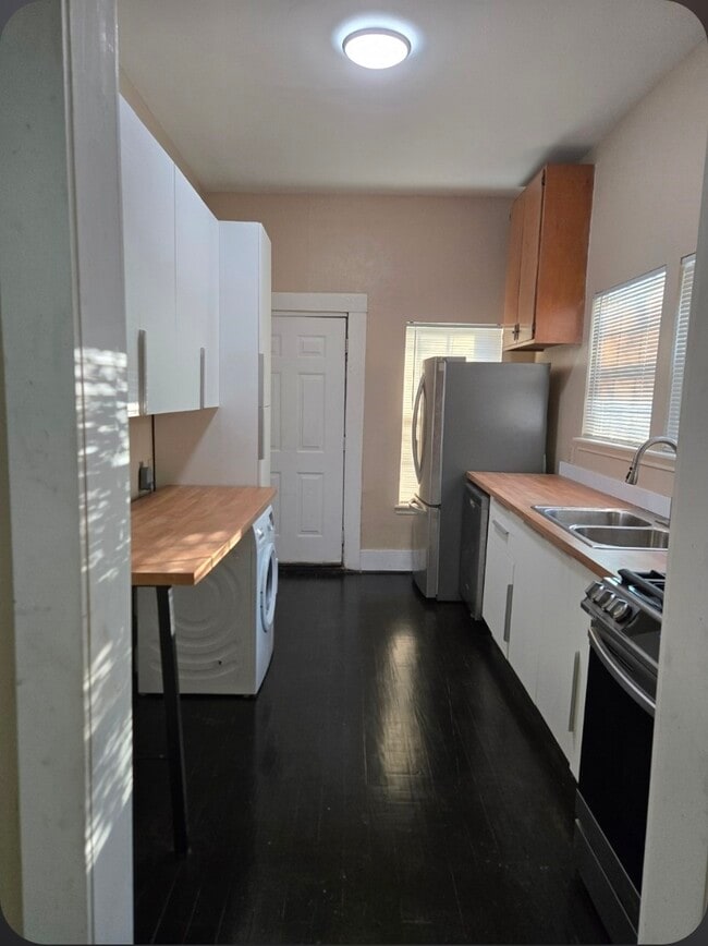 Building Photo - 3106 Stonewall St